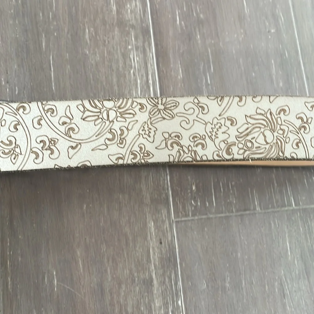 Gap Cow leather hippie artsy boho festival 70’s brown neutral belt. Size Small